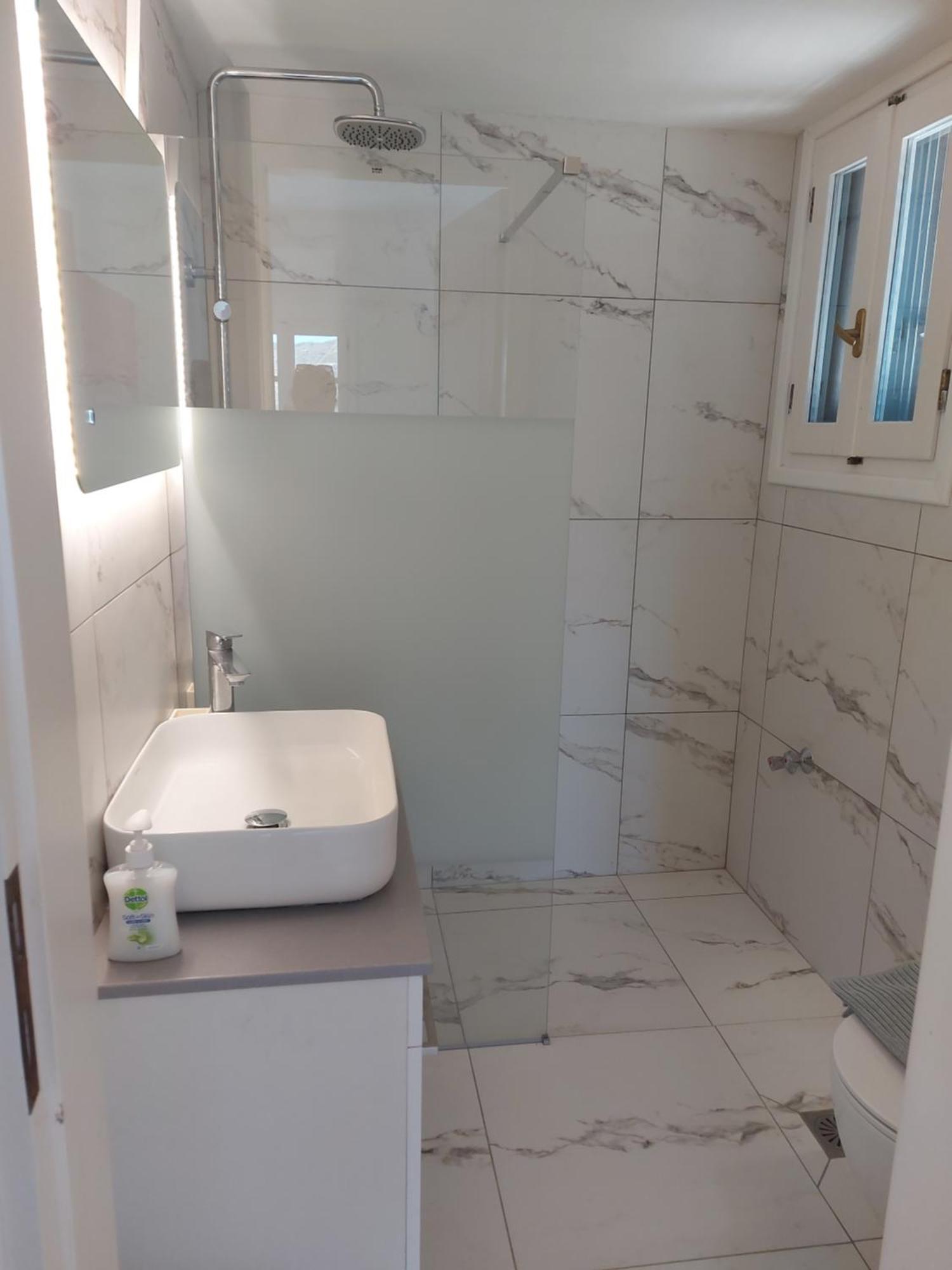 Milithos Apartments 2 Adamantas  Екстериор снимка